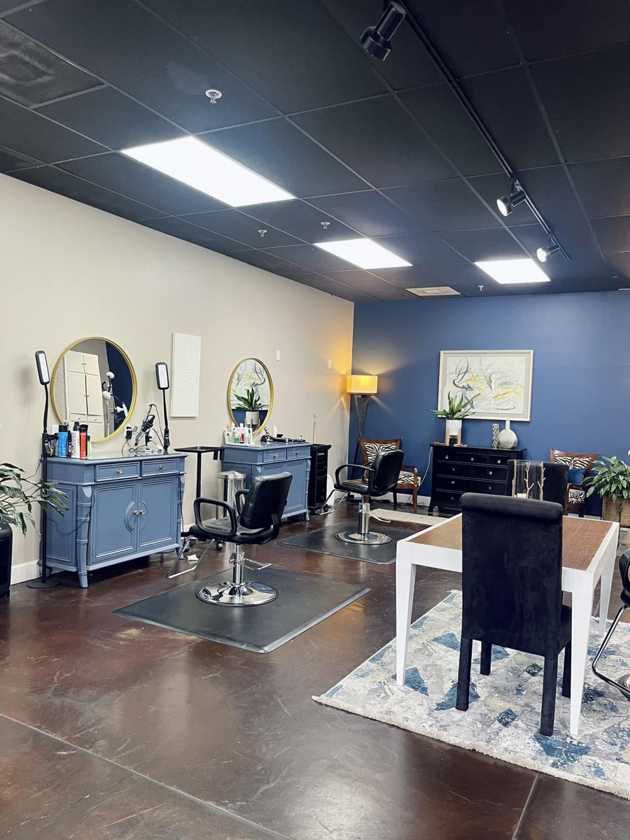 Davis White Salon, photo 1